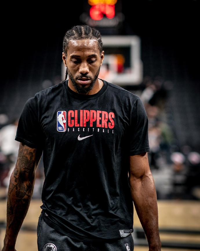 一脚击穿沉 一脚击穿沉