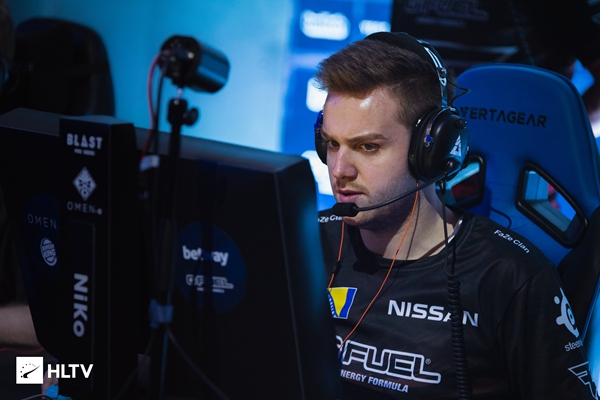 不同位置 不同位置